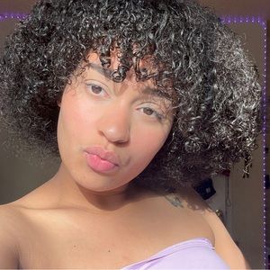 Meet your Posher, Amber